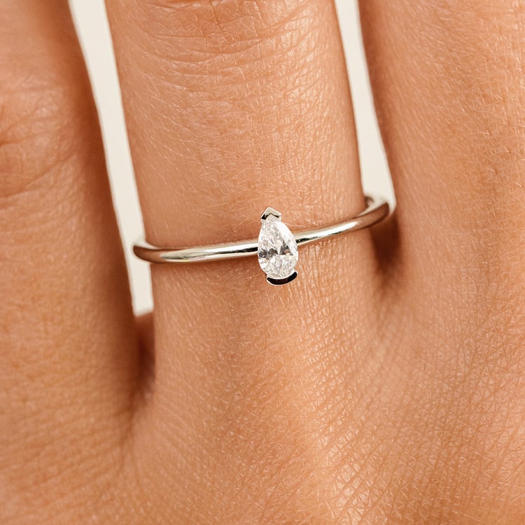 Minimalistický prsteň zo zlata s lab-grown pear diamantom Valentin 163127