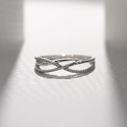 Netradičný diamantový prsteň Elleanor