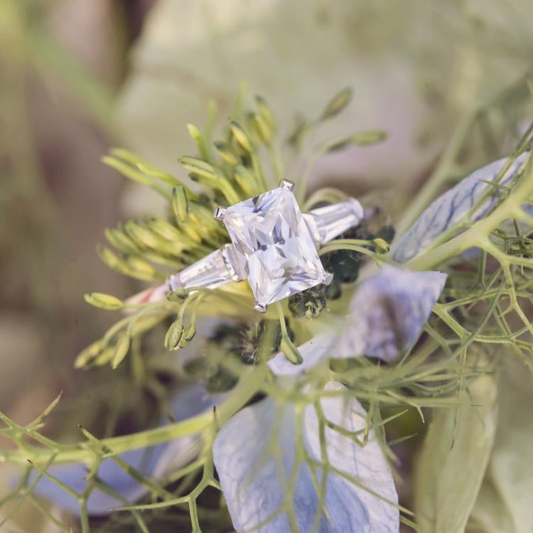 Zásnubný prsteň s emerald lab-grown diamantom Talena 126132