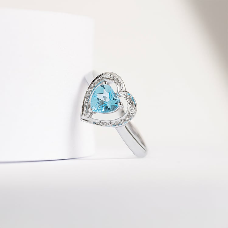 Zlatý prsteň so švajčiarskym topazom v tvare srdca as diamantmi Liola 144194