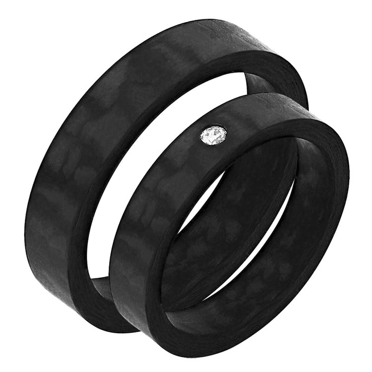 Karbonové snubné prstene s diamantom