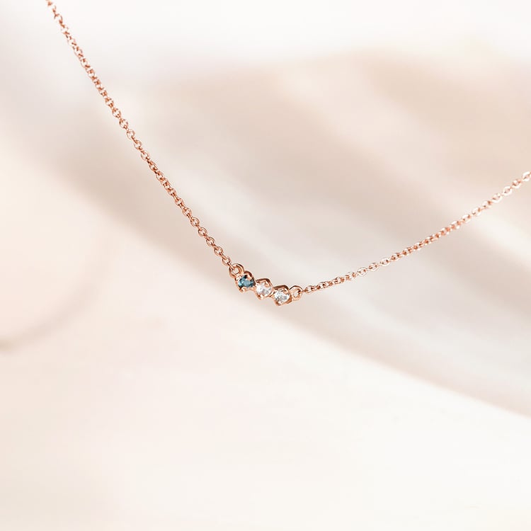 Minimalistický náhrdelník s drahokamami 158491