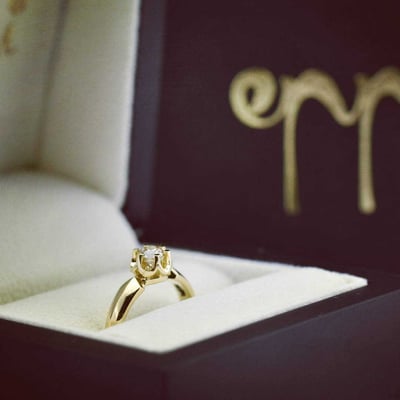 Zásnubný prsteň s diamantom 