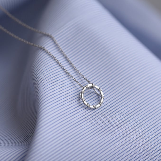 Strieborný karma prívesok 70065