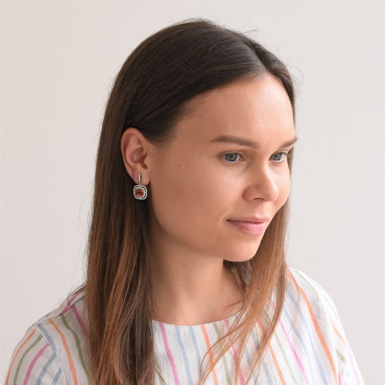 Strieborné náušnice so zafírmi 65798