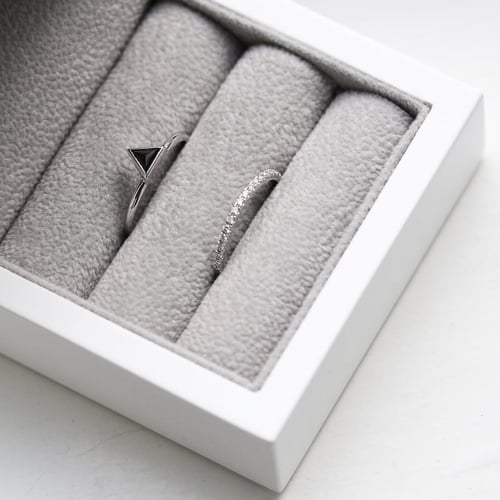 Zásnubný set prsteňov zo zlata s čiernym trojuholníkovým diamantom Adela