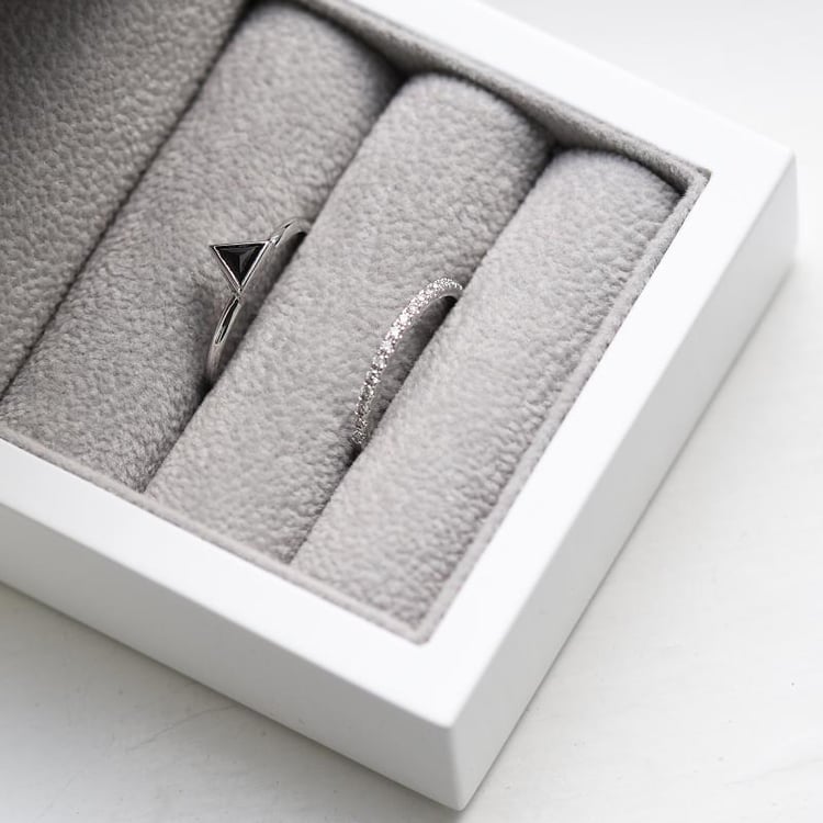 Zásnubný set prsteňov s čiernym trojuholníkovým diamantom 51546