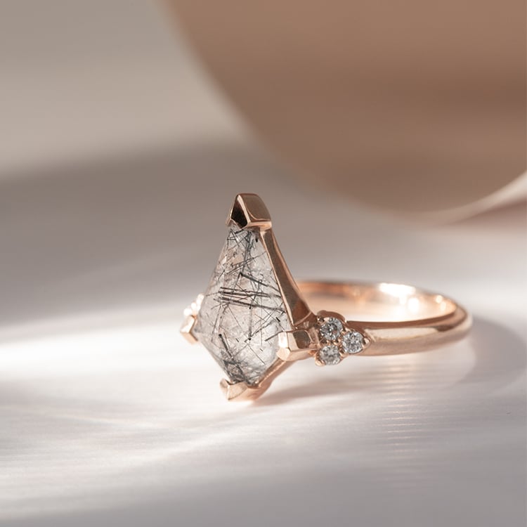 Jedinečný prsteň s rutilovým krištáľom Floki 120615