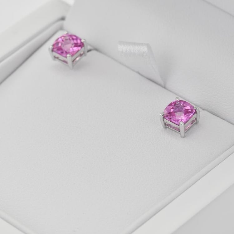 Zafír v náhrdelníku 35182