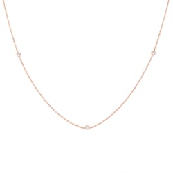 Jemný zlatý náhrdelník s tromi diamantmi Gisila