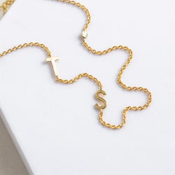 Náhrdelník s 2 písmenami vašej voľby a diamantom Lupe