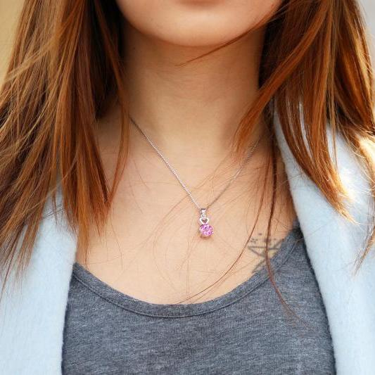 strieborný prívesok s vytvoreným zafírom 14320