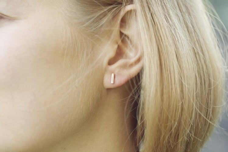 Minimalistické náušnice zo zlata Barr