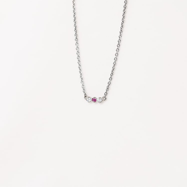 Strieborný náhrdelník s mesačným kameňom, rubínom a bielym topásom Mina 131023
