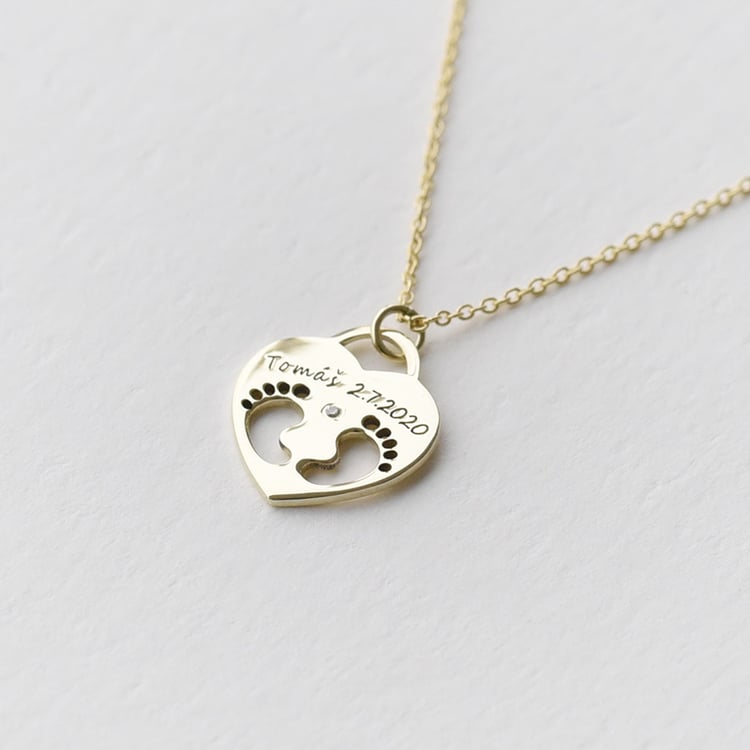 Strieborný prívesok detské nožičky s diamantom a gravírom Sophia 103381