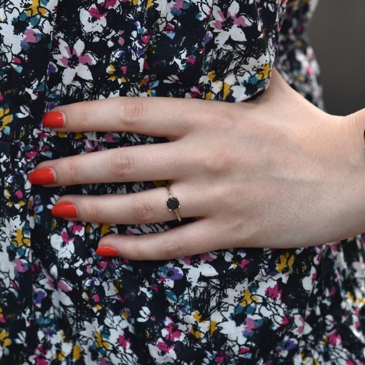 Zásnubný prsteň s čiernym diamantom zo zlata 45087