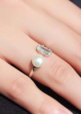 Strieborný perlový prsteň 14559