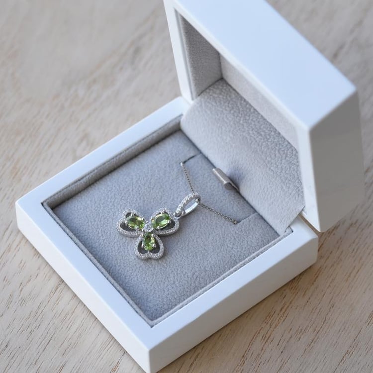 Náhrdelník s olivínmi Alisabete 9548