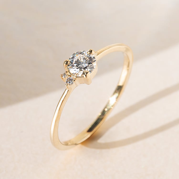 Zlatý cluster prsteň s 0.31ct IGI certifikovaným diamantom Aghate 140640