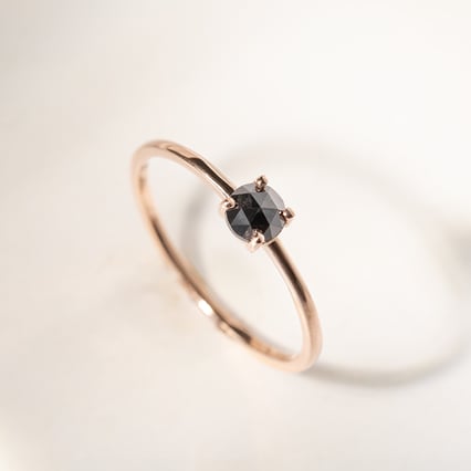 Zásnubný prsteň s čiernym diamantom Enrico