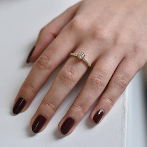 Zásnubný zlatý prsteň s lab-grown diamantmi Lineas