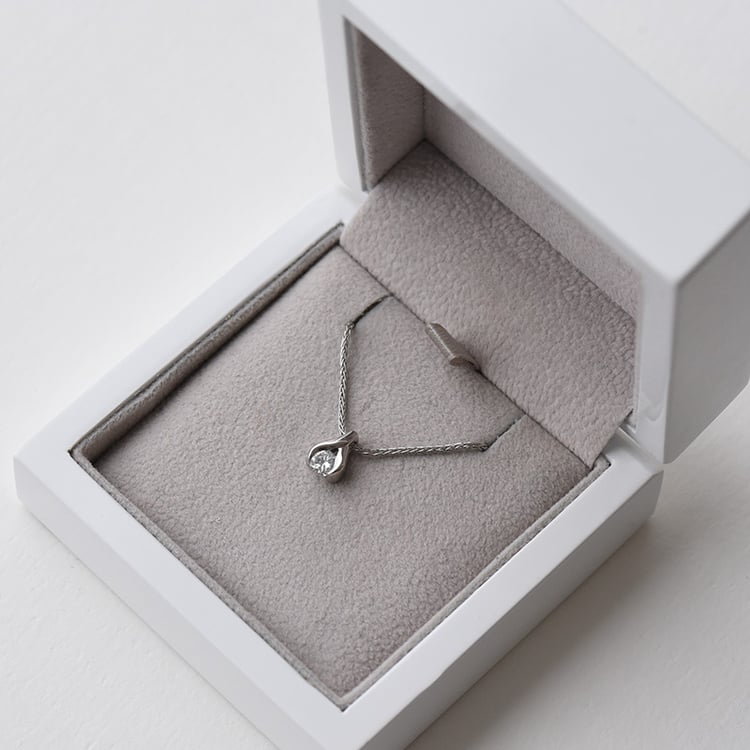 Platinový náhrdelník 72941