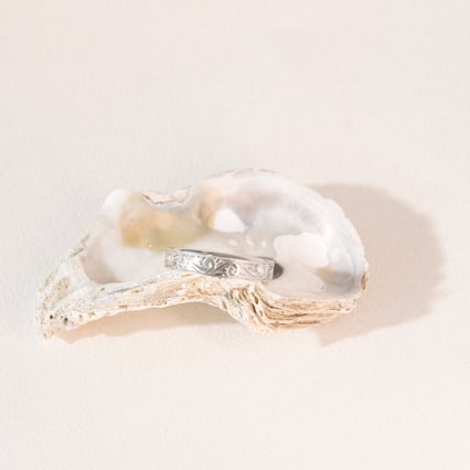 Vintage svadobné obrúčky s gravírovaním a diamantom Bolton