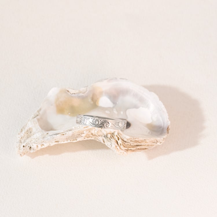 Vintage svadobné obrúčky s gravírovaním a diamantom Bolton 100994