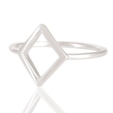 Prsteň zo striebra 8918