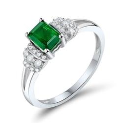 Zlatý prsteň s emerald smaragdom a diamantmi Lucan