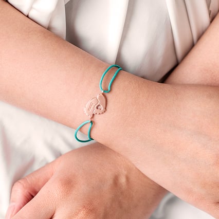 Povrázkový náramok s detskými nožičkami a gravírovaním Vinka