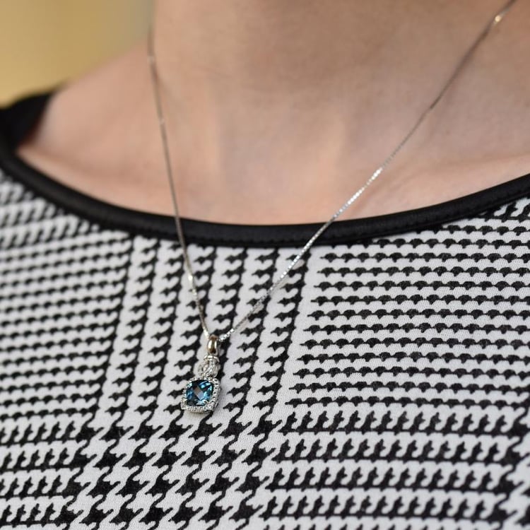 Topásový prívesok 26471