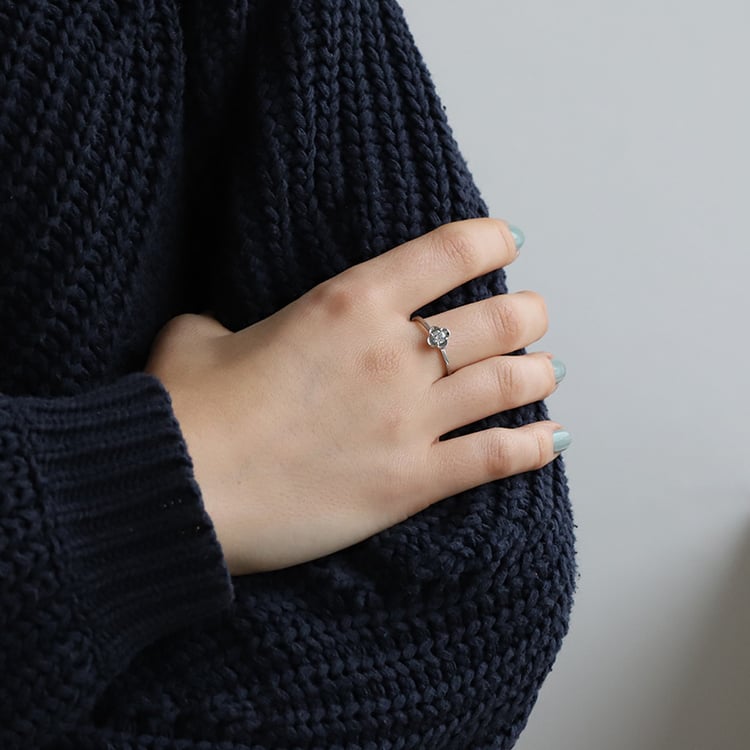 Zásnubný prsteň s kvetom 73917