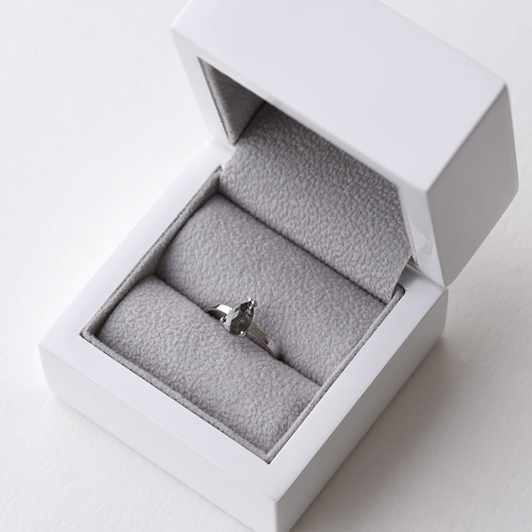 Prsteň zo zlata s diamantom 74674