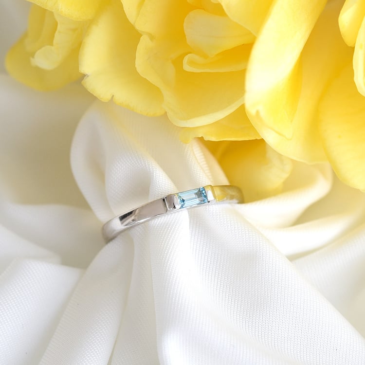 Jemný zlatý prsteň s topásom 82373