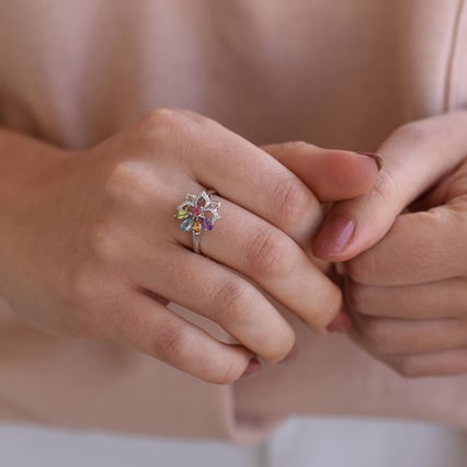 Zlatý prsteň plný farebných drahokamov Wes