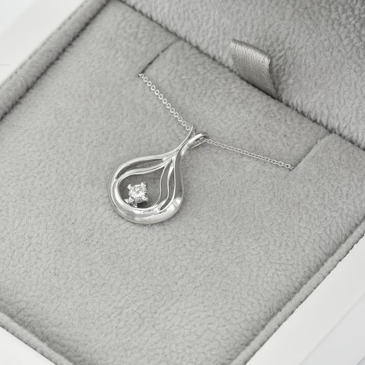 Zlatý prívesok s diamantom 39337