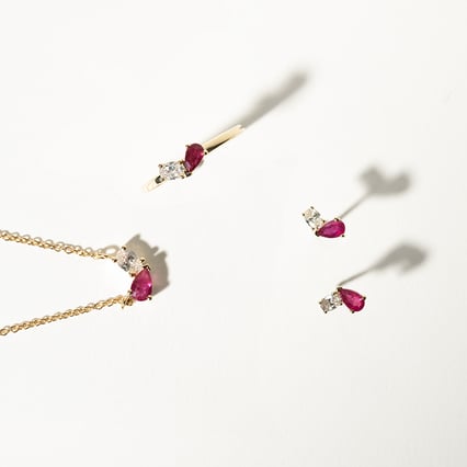 Náušnice Toi et Moi s rubínom a lab-grown diamantom Dua