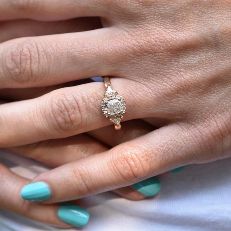 Zásnubný diamantový prsteň s inicálmi 20842