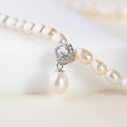 Perlový náhrdelník so zirkónmi Vinie