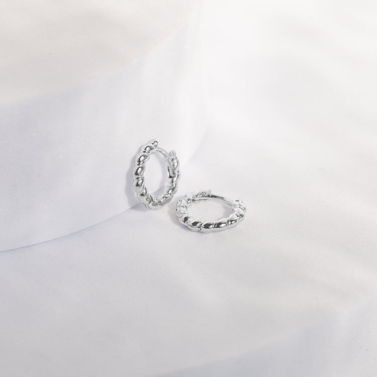 Kruhové prepletené náušnice zo striebra Torcy 142686