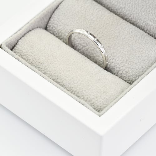 Platinová eternity obrúčka s diamantmi a pánsky komfortní prsteň Ivili