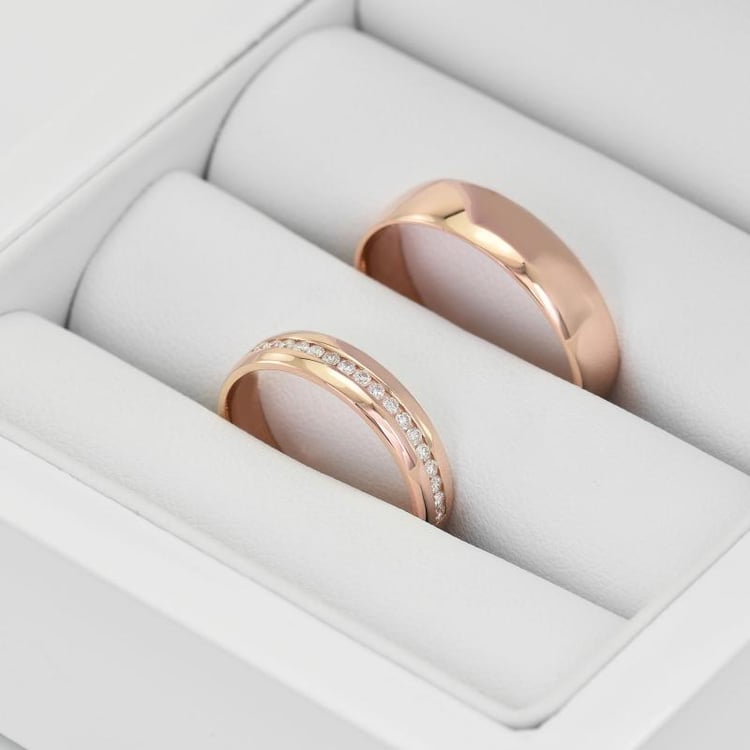 Svadobné prsteny s dámskou eternity obrúčkou 33676