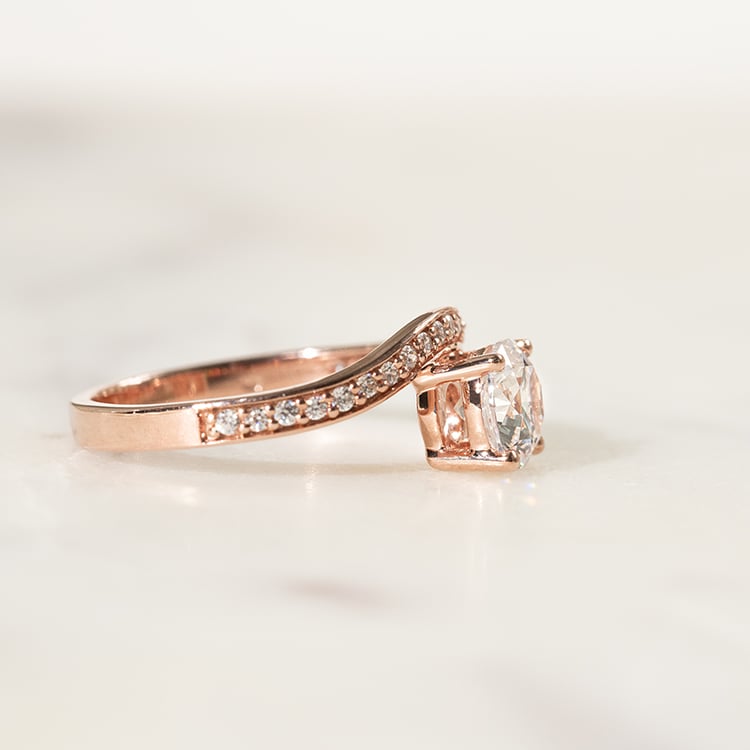 Atypický zásnubný prsteň s diamantmi Clea 137525