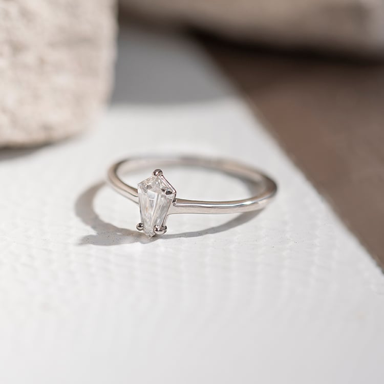 Zásnubný prsteň s 0.7ct IGI certifikovaným lab-grown diamantom Milana 170151