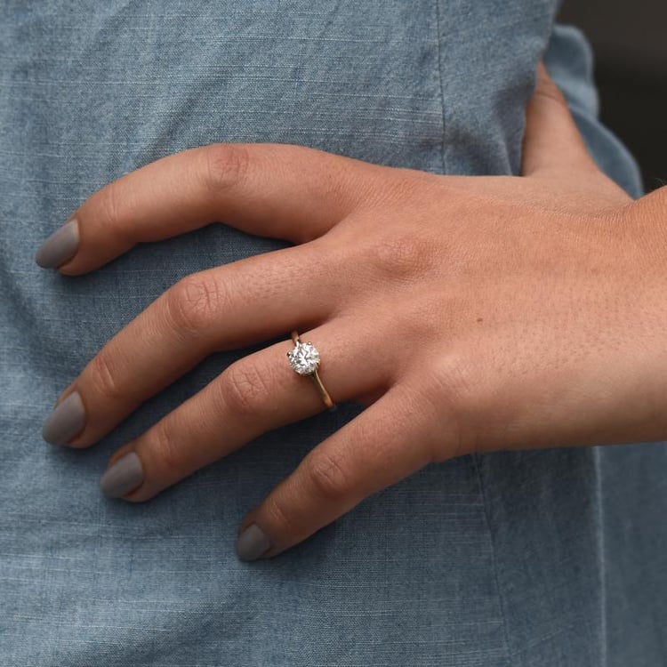 Zlatý zásnubní prsten s diamanty 49949