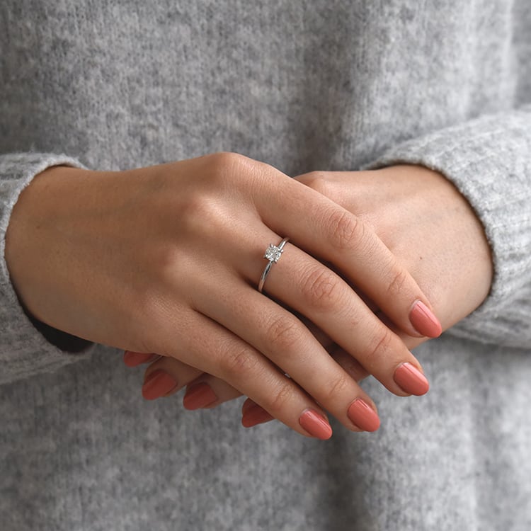 Prsteň s moissanitom zo zlata 72279