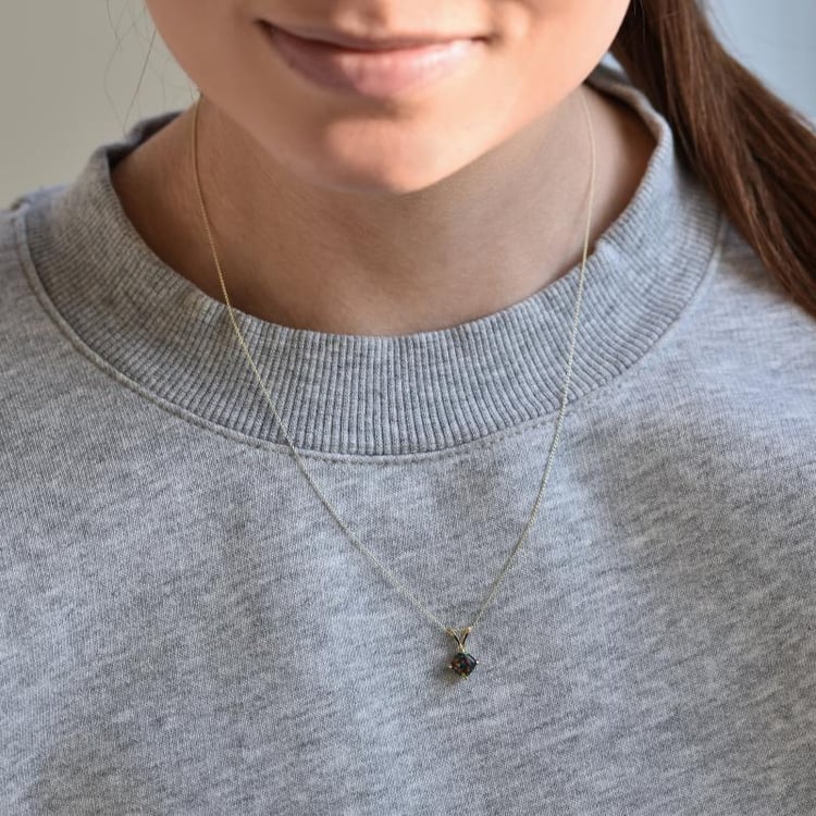 Zlatá kolekcia šperkov s čiernymi cushion opálmi 38559