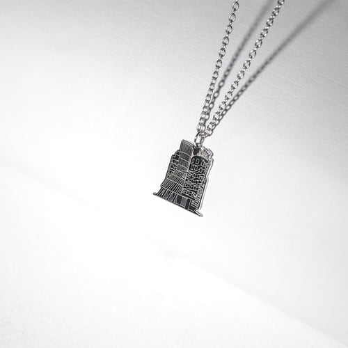Personalizovaný strieborný prívesok Tancujúci dom