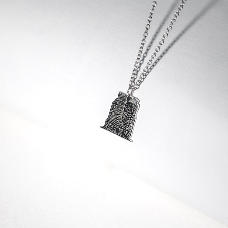 Personalizovaný strieborný prívesok Tancujúci dom 127737